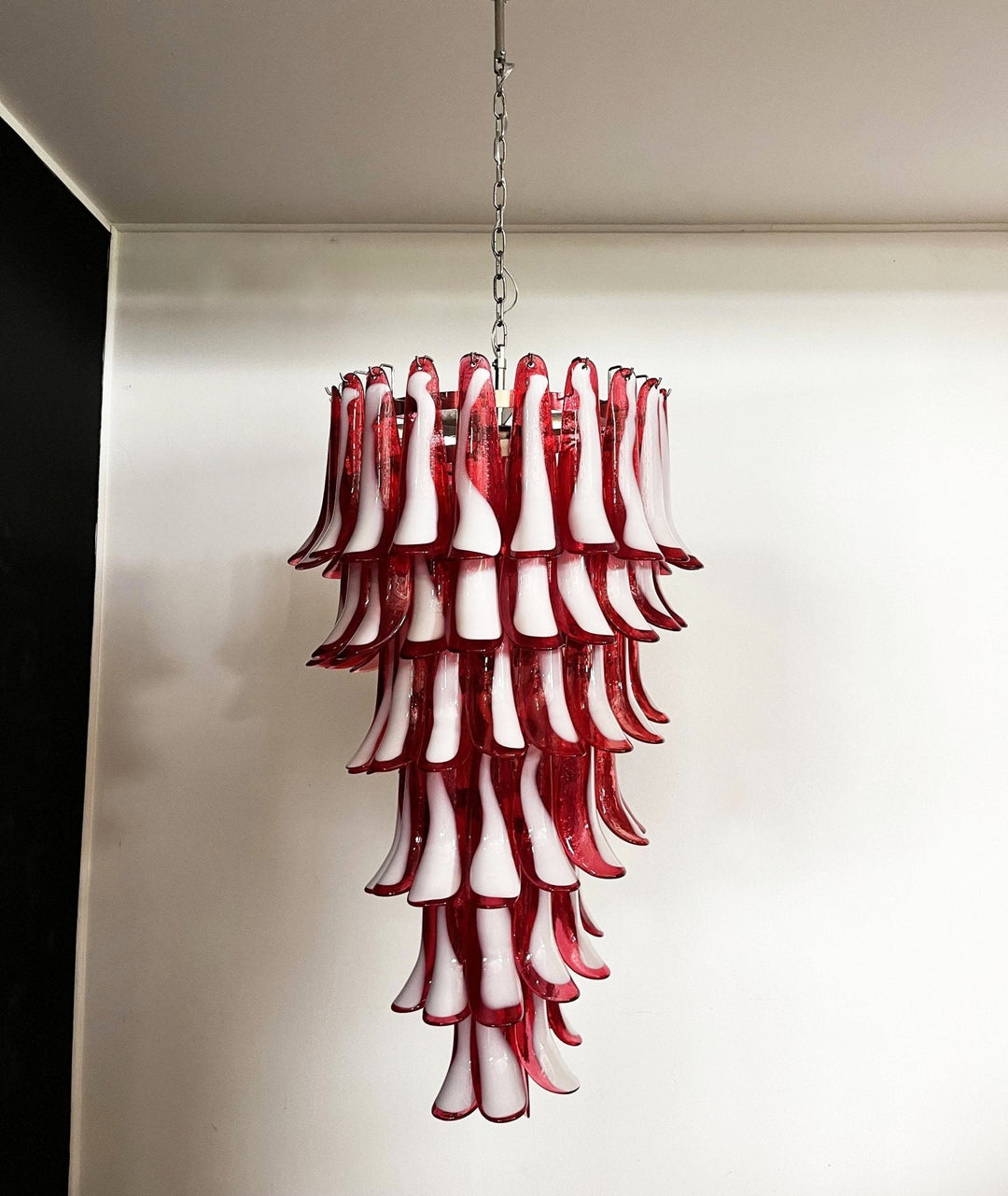 Viraisira lampadario Rosso bianco petali a Spirale Murano