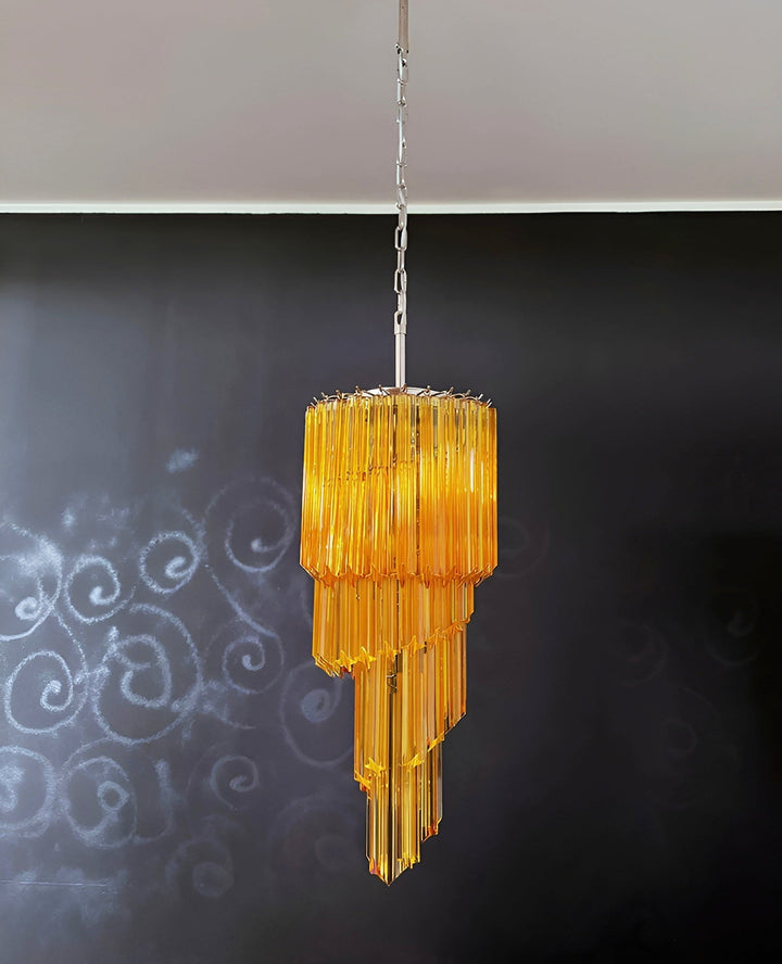 Reninelle lampadario a spirale con prismi rosa stratificati