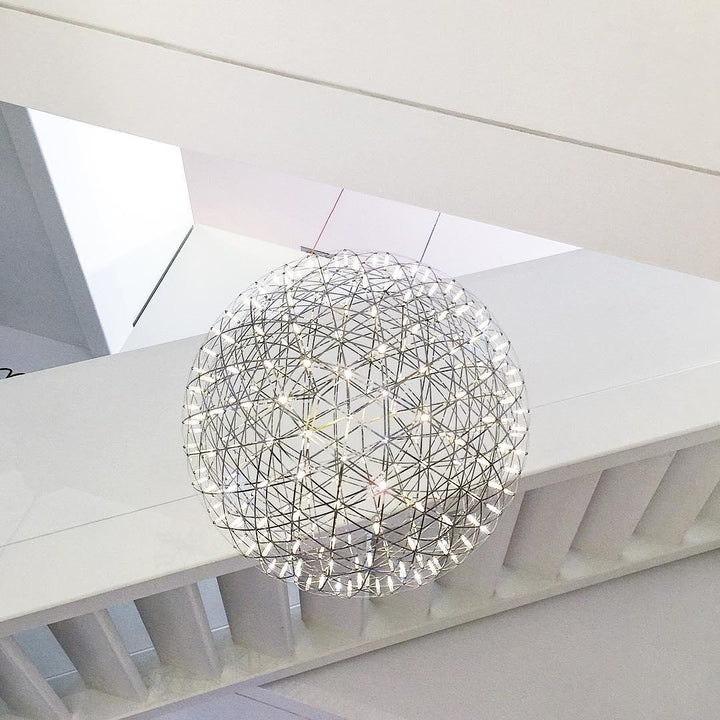 Delcourt lampada a sospensione con sfera argentata