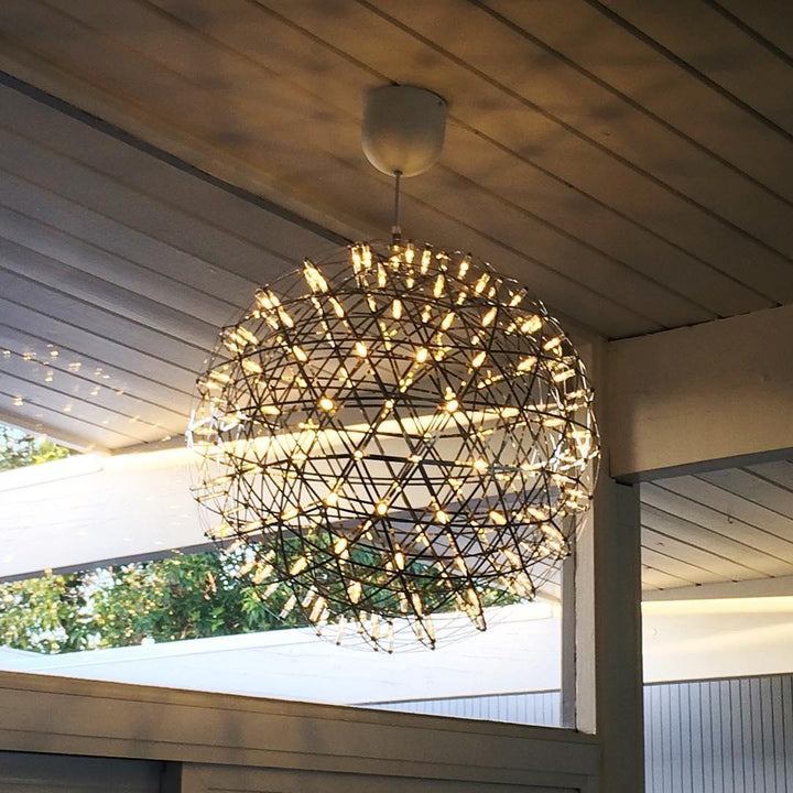 Delcourt lampada a sospensione con sfera argentata