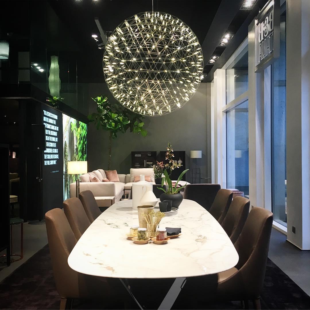 Delcourt lampada a sospensione con sfera argentata