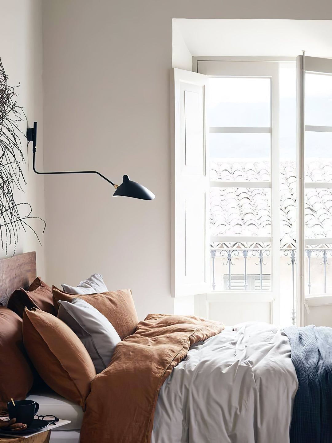 Serge Mouille Wall Sconce - Blowlighting