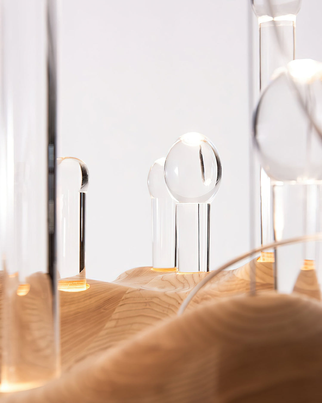 Umare lampada a sospensione Whimsical in legno e vetro