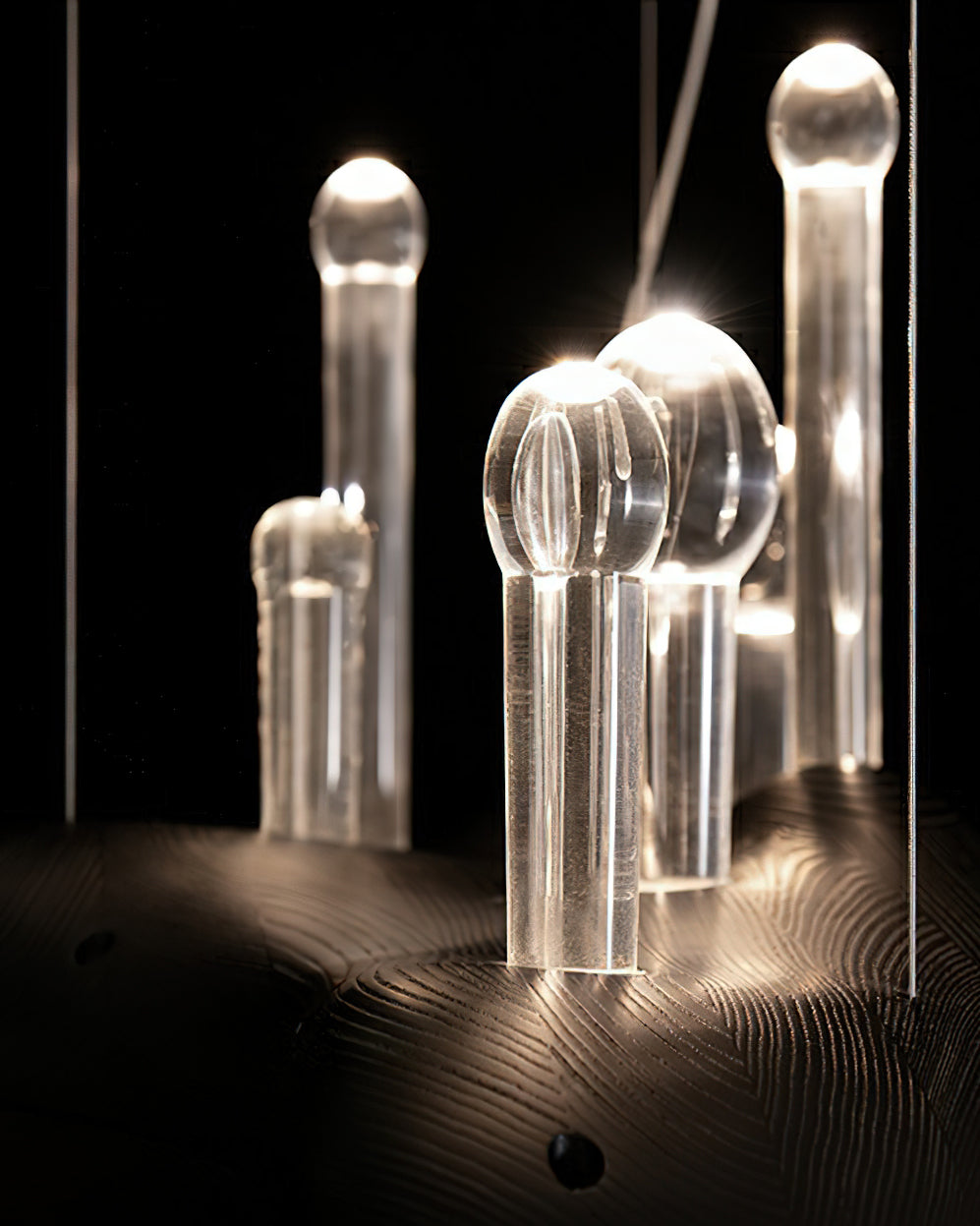 Umare lampada a sospensione Whimsical in legno e vetro