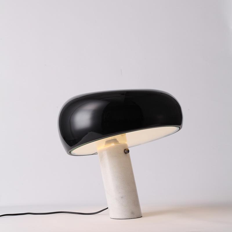 Nucleus lampada da tavolo in marmo