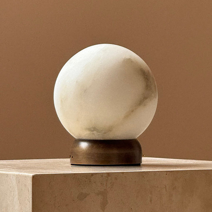 Trevi Orb lampada da tavolo ricaricabile a globo