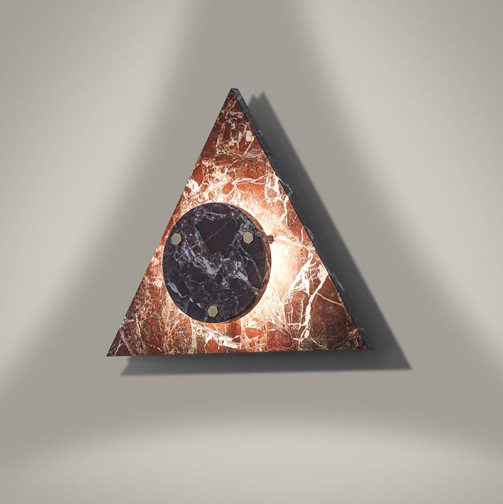 Pyramid lampada da parete in marmo rustico